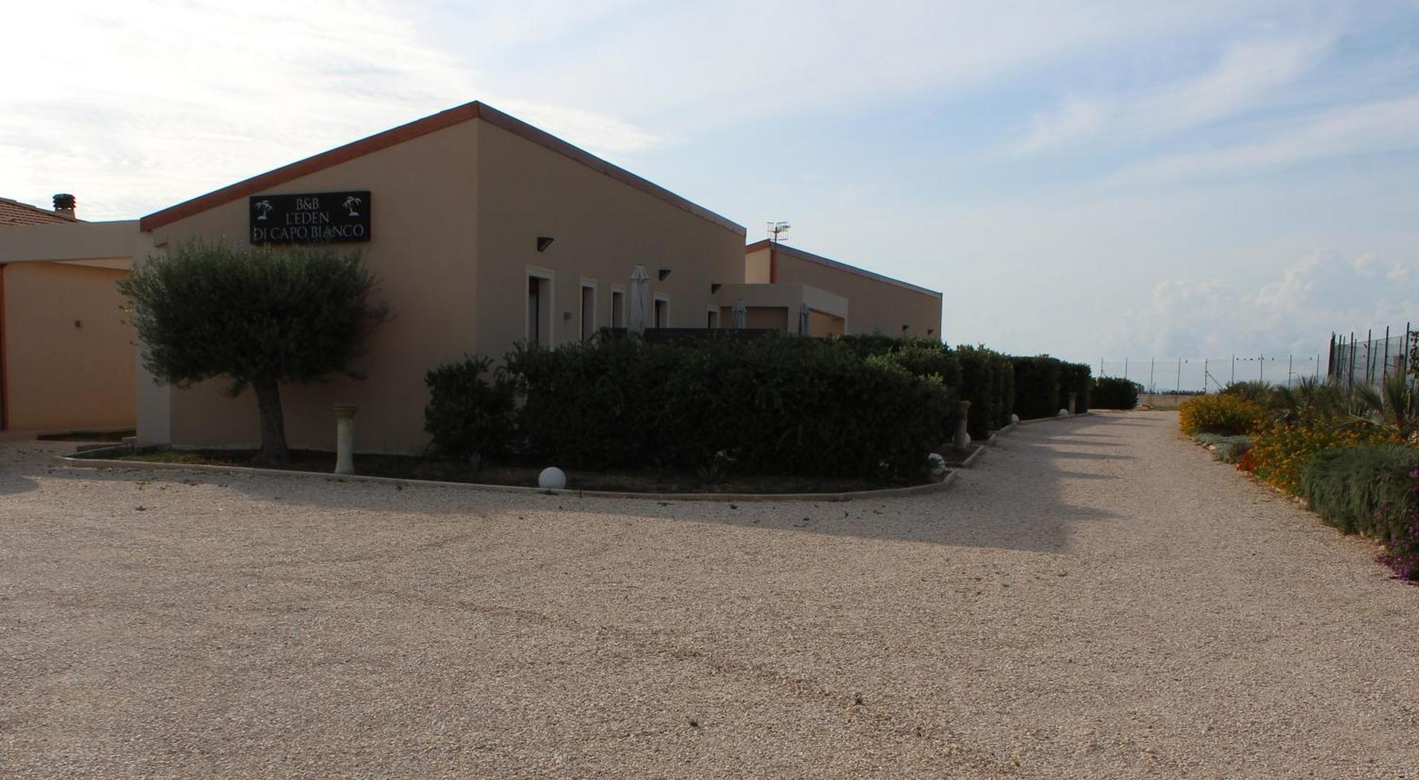 B&B L'Eden Di Capo Bianco Montallegro Bagian luar foto