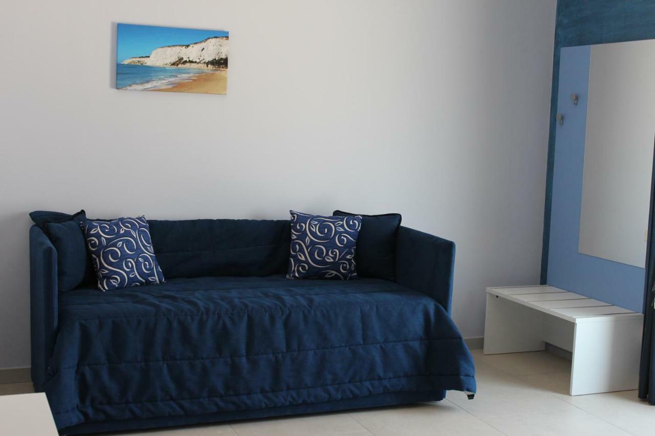 B&B L'Eden Di Capo Bianco Montallegro Bagian luar foto